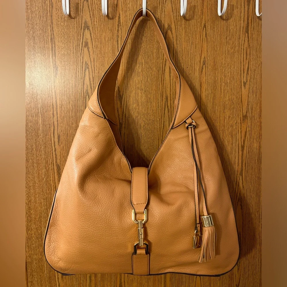 G.I.L.I. Genuine Leather Hobo w/ Gold Hardware - Picture 1 of 13